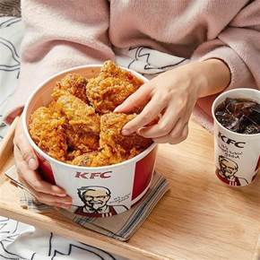 超準！韓國瘋傳「吃炸雞」心理測驗，從吃炸雞方式看出真正性格&朋友眼中的你